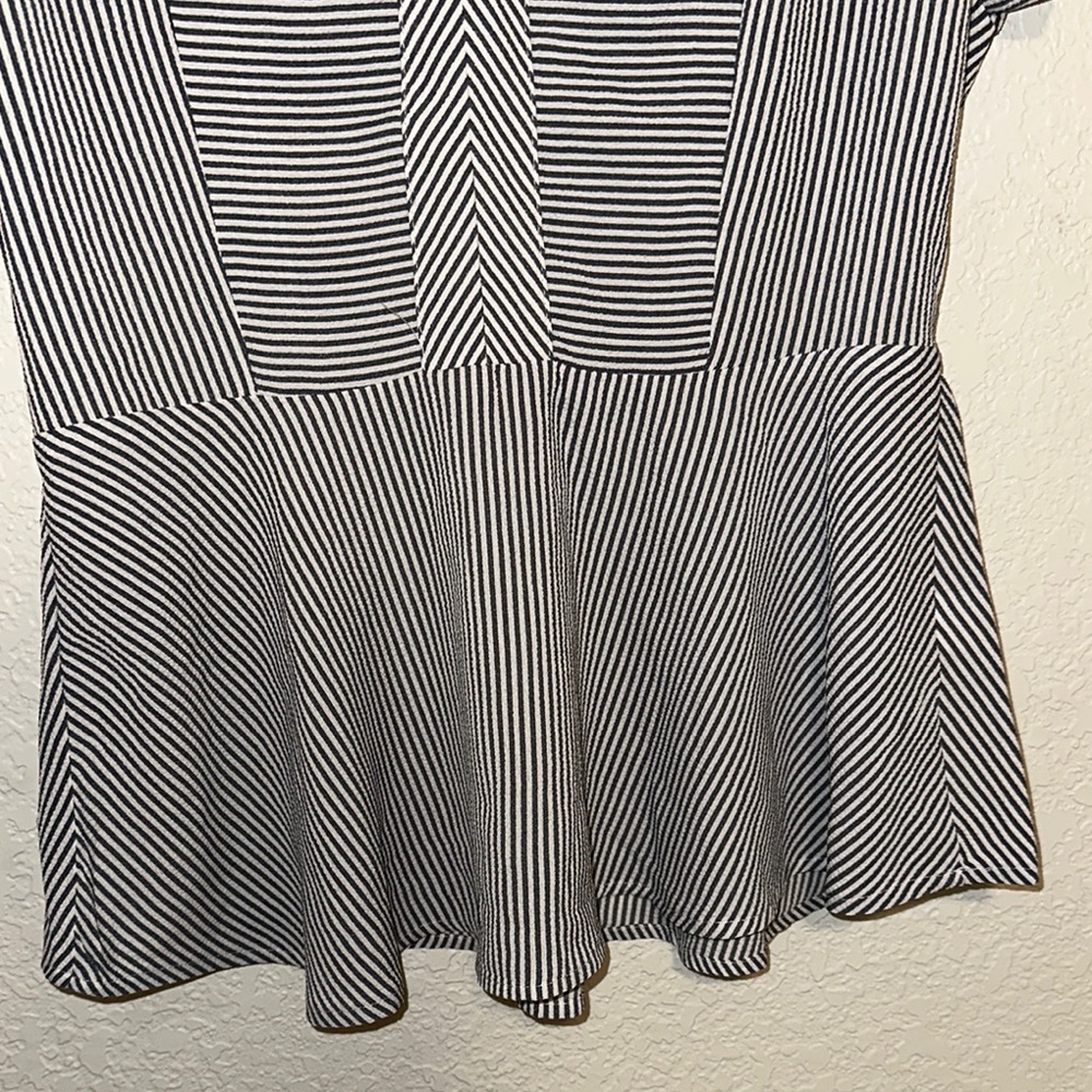 Striped Gray and White Dolman Sleeve Peplum Women Top - Picture 5 of 6